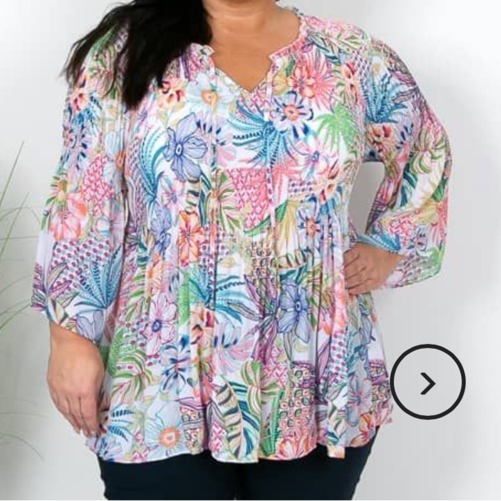 Ninety Clothing co.  Tropical floral print Boho pleated‎ top Sz M new